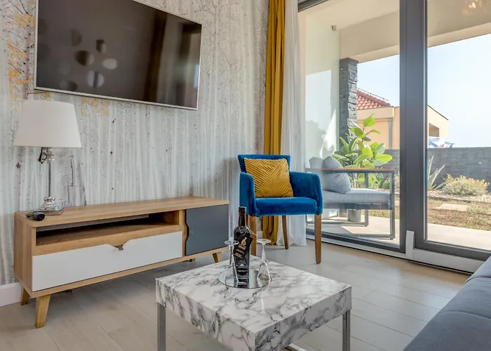 Πανσιόν Panorama Coastal Haven 3*